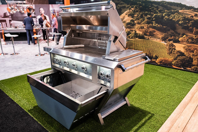Hestan 42" Freestanding Gas Grill w/ Deluxe Cart, 3 Trellis & 1 Sear Burner, Double Side Burner & Rotisserie – view 3